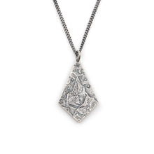 Load image into Gallery viewer, Diamond Head Necklace